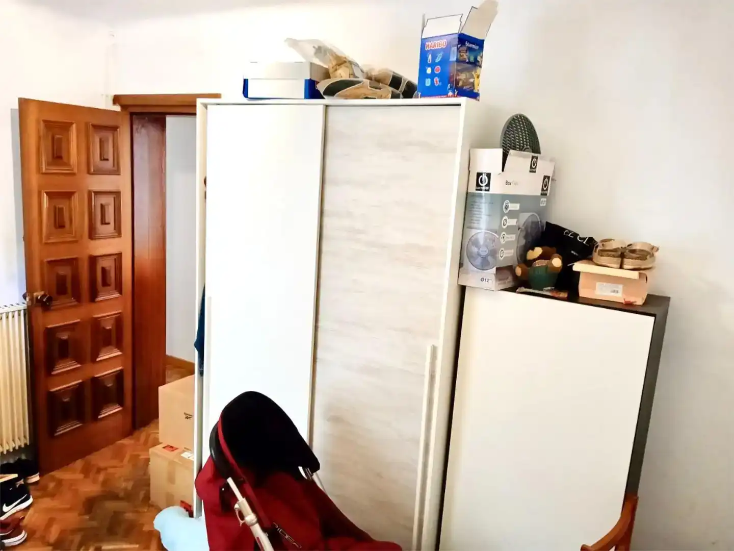 Dormitori de Pis en venda en Salt amb Aire condicionat, Parquet i Balcó