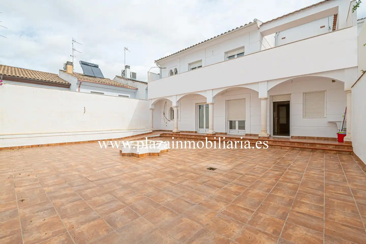 Exterior view of Houses for sale in Lucena  with Terrace, Storage room and Balcony