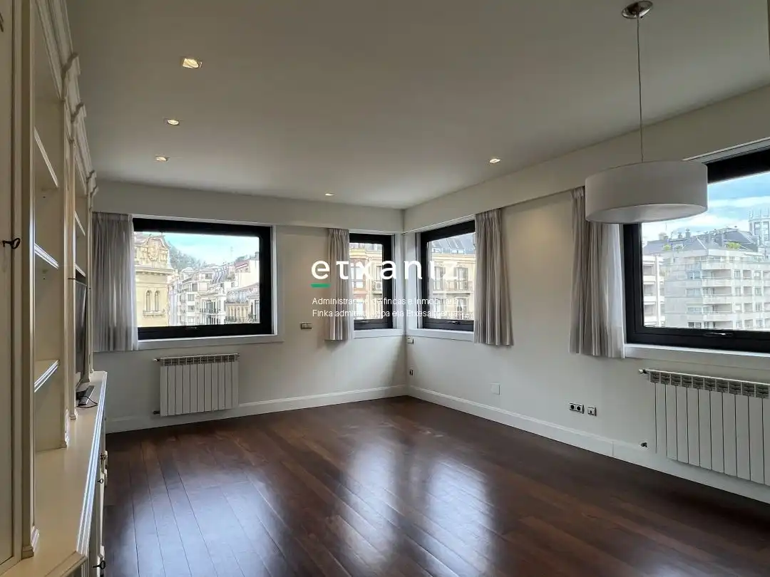 Sala de estar de Piso de alquiler en Donostia - San Sebastián  con Calefacción, Terraza y Horno