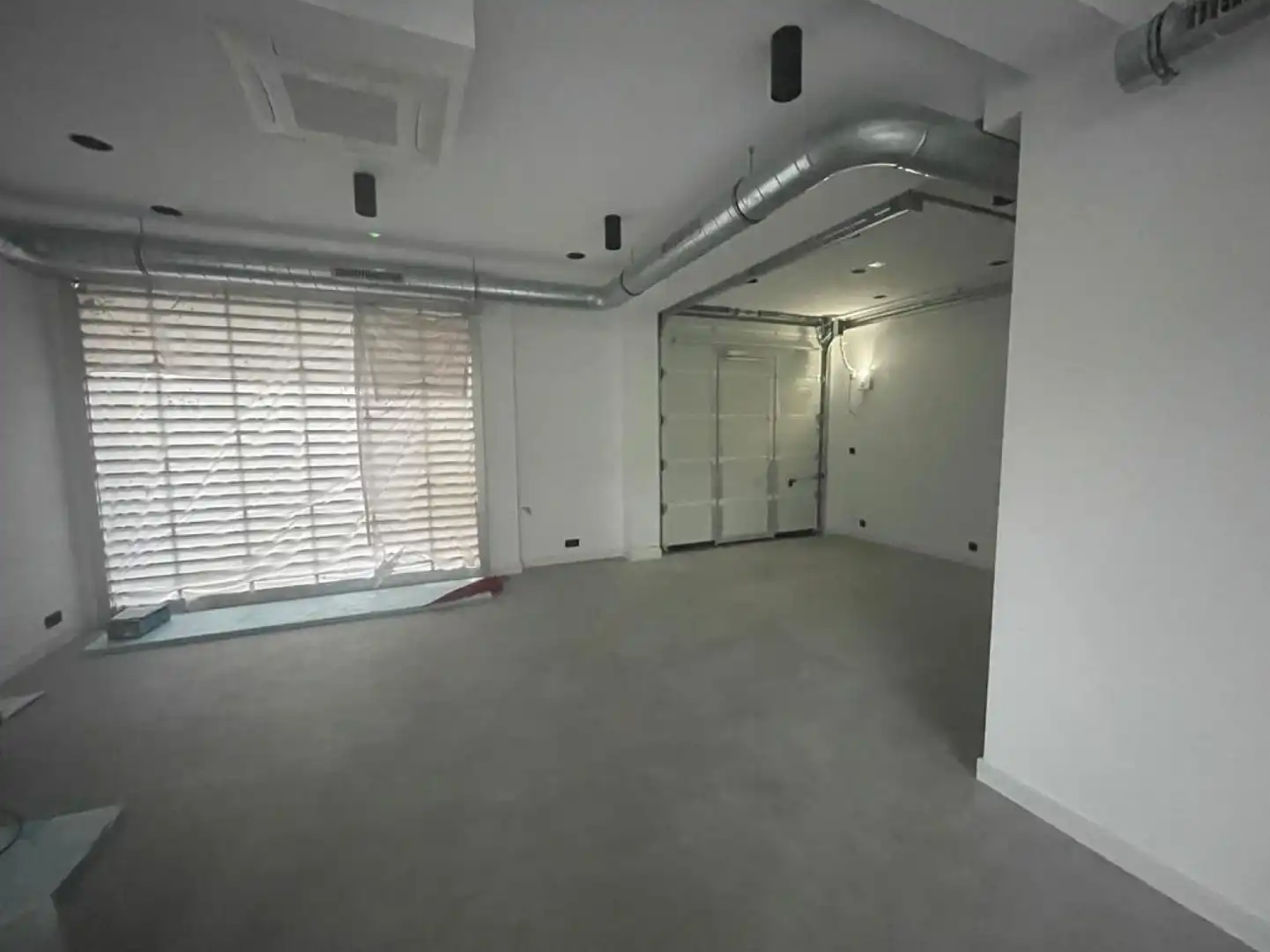 Local comercial en alquiler en Renedo, imagen 4