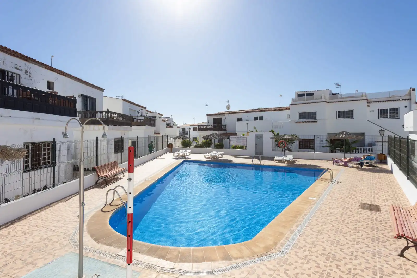 Piscina de Dúplex en venta en Arona con Terraza, Amueblado y Horno