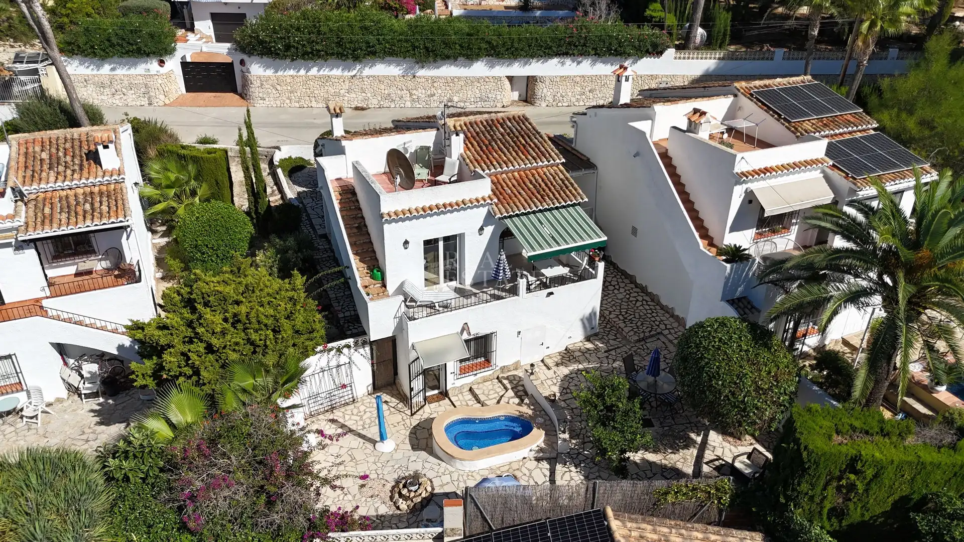 Casa amb terrassa en venda a Calle Mar Negro