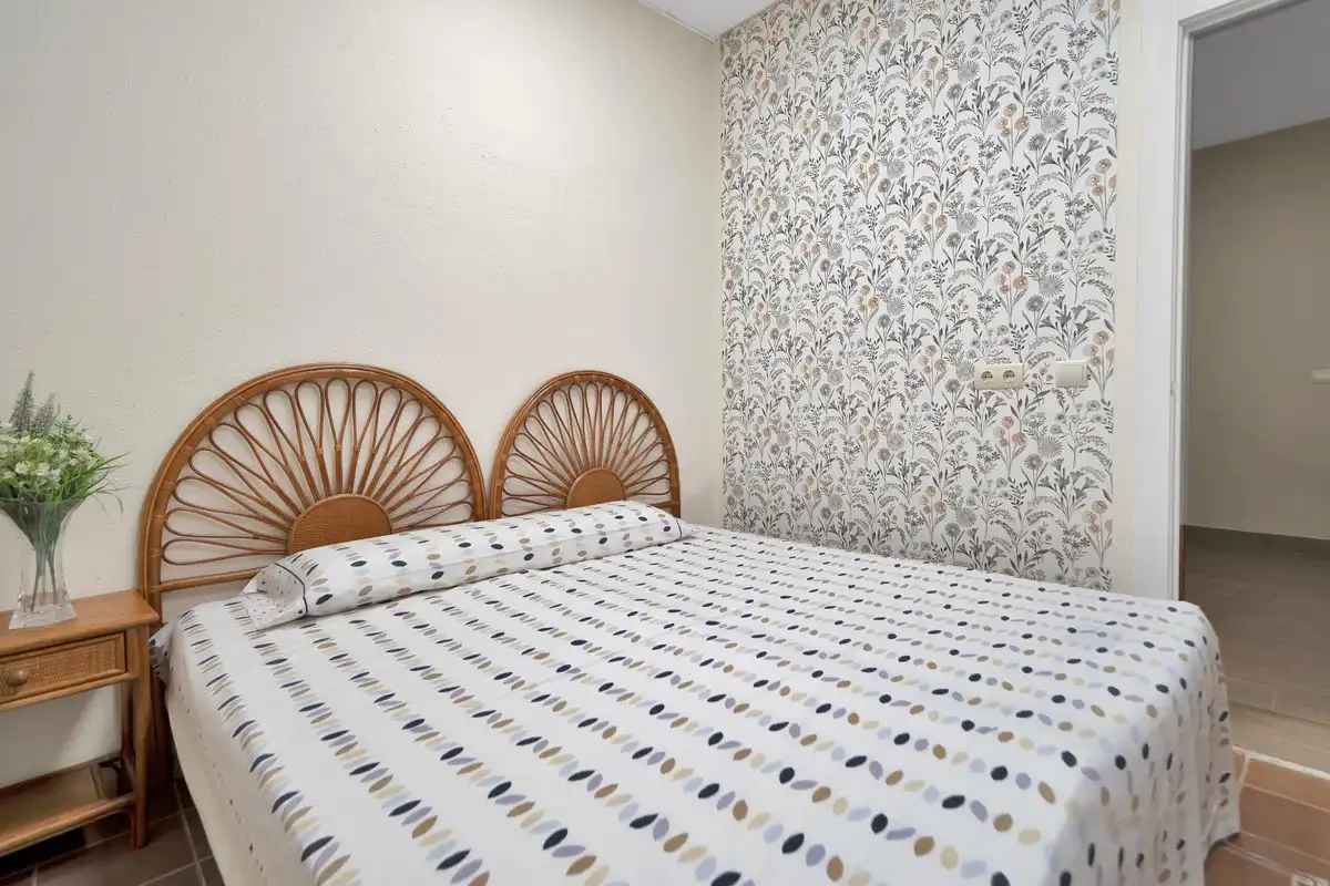 Habitación de Casa adosada en venta en Fuengirola con Aire acondicionado, Calefacción y Jardín privado