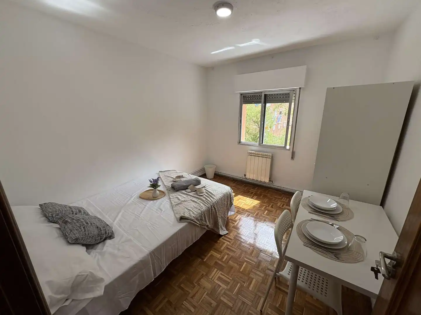 Bedroom of Flat for share in Madrid  with Air Conditioner, Heating and Terrace