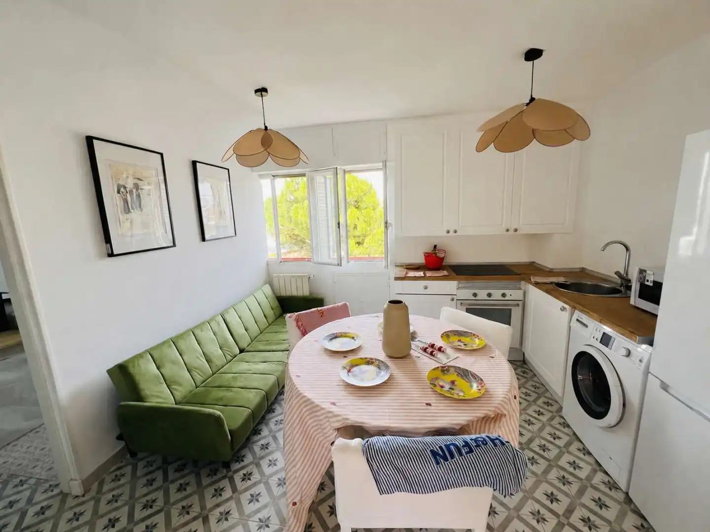 Comedor de Apartamento para compartir en Madrid con Aire acondicionado, Calefacción y Terraza