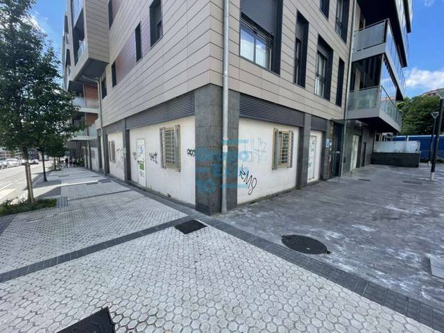 Local comercial en Alquiler en Estella Lizarra, 13 en Amara Zaharra - Arbaizenea