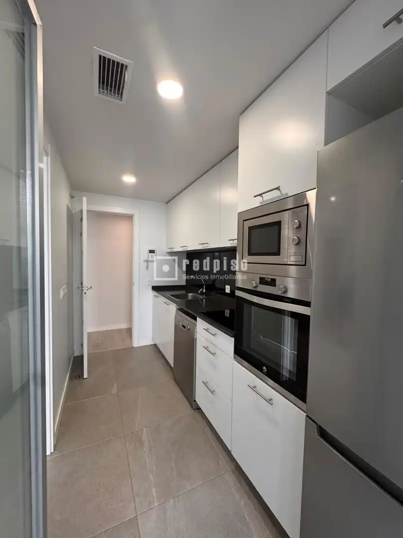 Flat for rent in de Valderribas, Adelfas