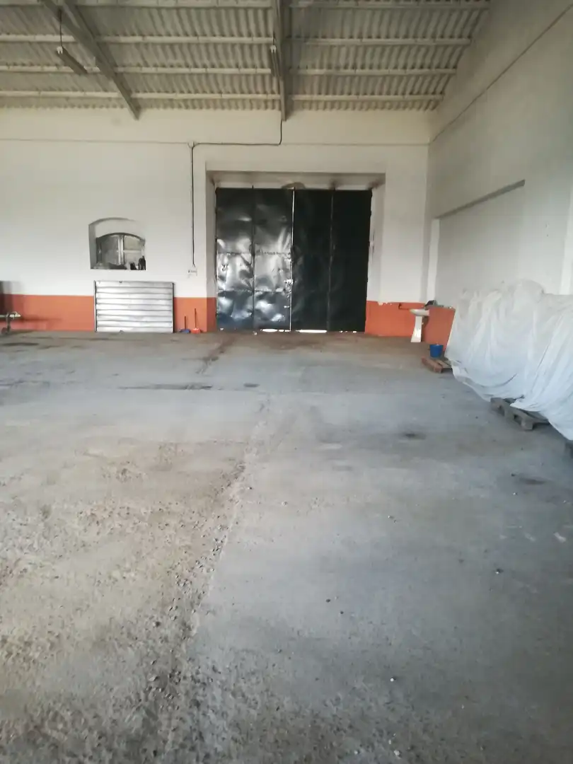Industrial building for sale in Bujalance