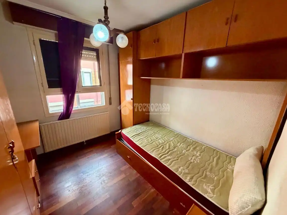 Schlafzimmer von Wohnung zum Verkauf in Valladolid