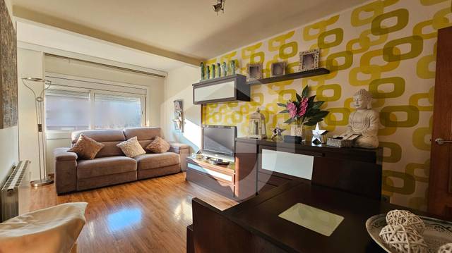 Piso en Venta en Passeig de Valldaura en La Guineueta