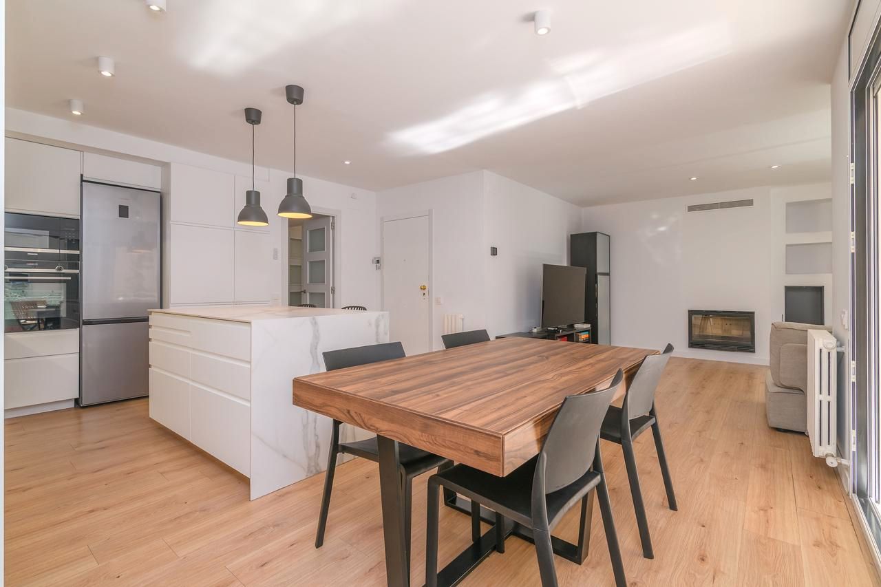 Dining room of Flat for sale in Manresa  with Air Conditioner, Heating and Parquet flooring