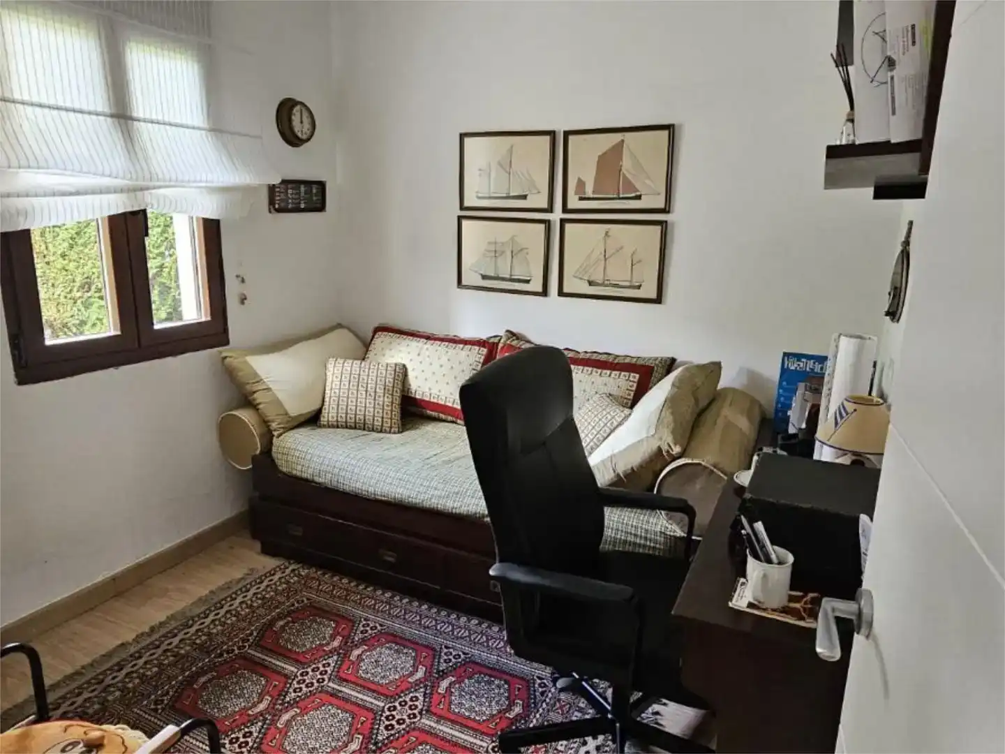 Sala d'estar de Casa o xalet en venda en Viveiro amb Jardí privat, Parquet i Moblat