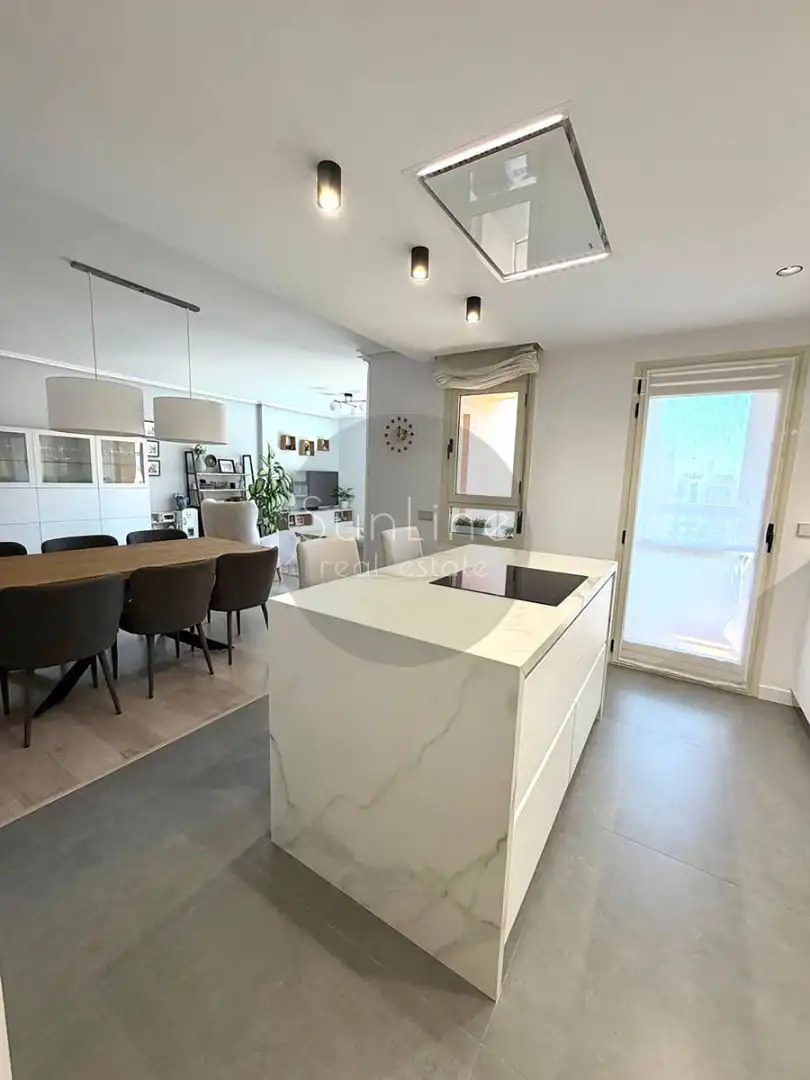 Cocina de Piso en venta en Valencia con Aire acondicionado, Terraza y Trastero