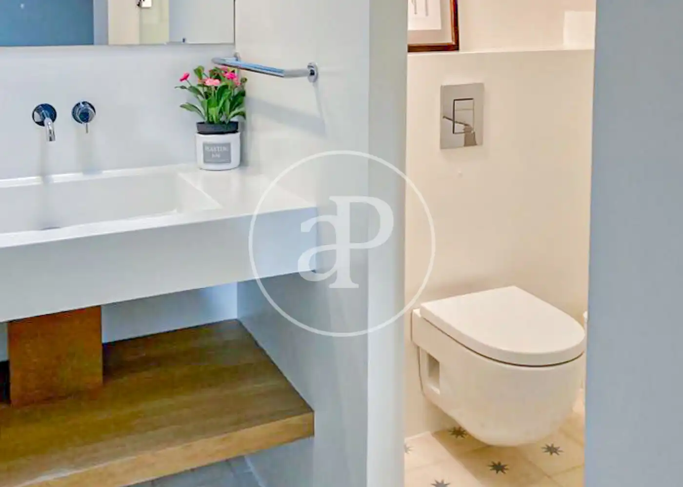 Baño de Casa o chalet de alquiler en Madrid con Aire acondicionado, Calefacción y Jardín privado