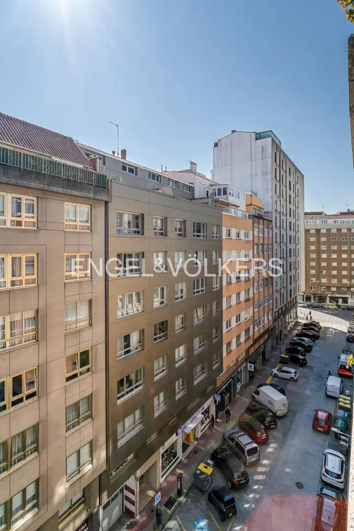 Vista exterior de Dúplex en venda en A Coruña Capital  amb Calefacció, Parquet i Traster