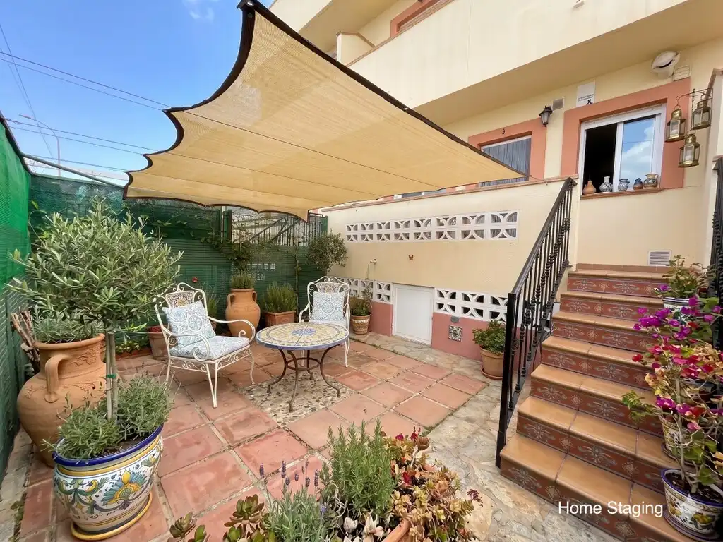 Terrasse von Einfamilien-Reihenhaus zum Verkauf in Vélez-Málaga mit Klimaanlage, Terrasse und Abstellraum