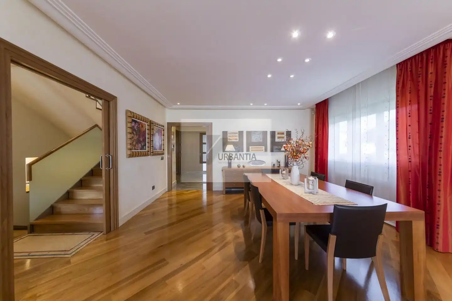 Comedor de Casa o chalet en venta en Cizur con Calefacción, Jardín privado y Parquet