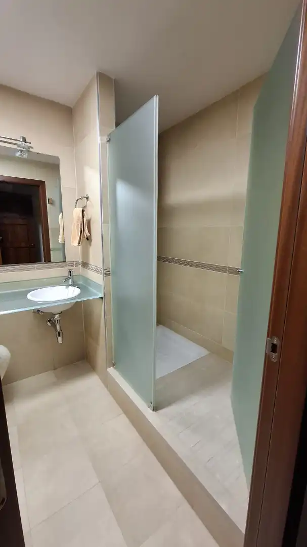 Baño de Piso de alquiler en Málaga con Aire acondicionado, Terraza y Amueblado