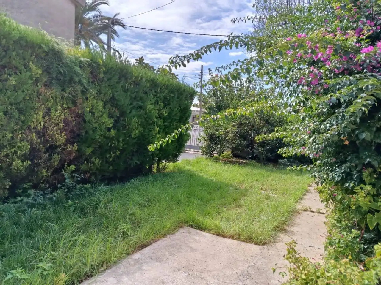 Vista exterior de Casa o xalet en venda en Vinaròs amb Jardí privat i Terrassa