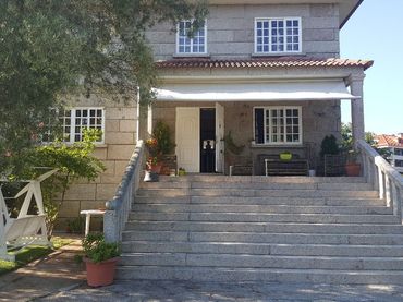 Detached house with balcony for sale in Panxón
