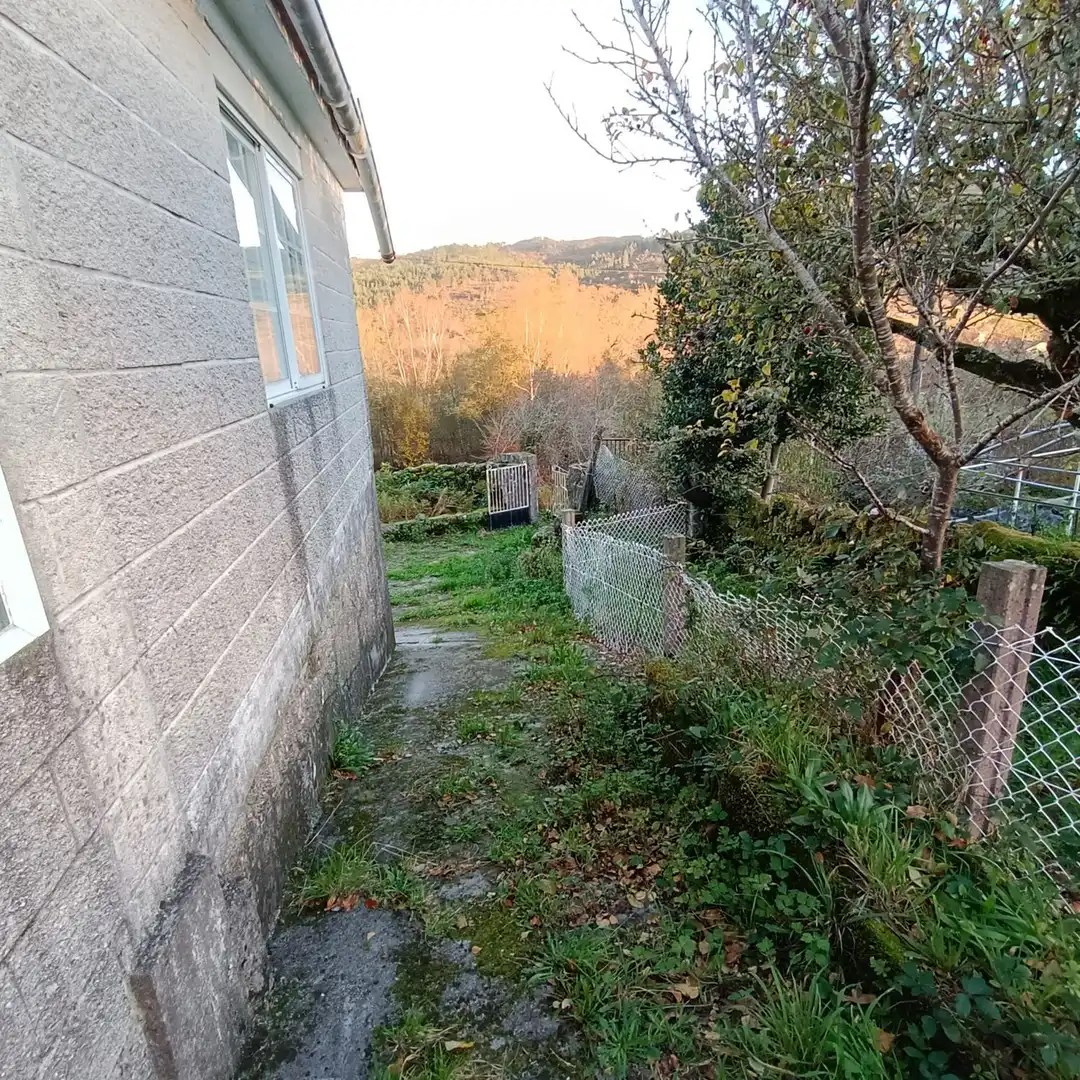 Casa o xalet en venda en Cotobade amb Jardí privat