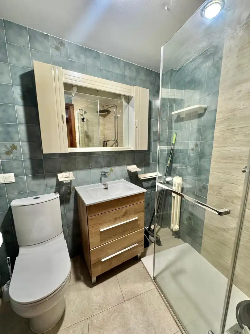 Baño de Apartamento en venta en  Logroño con Calefacción