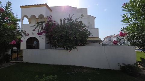 Foto 3 de Casa adosada en venta en Marina de Casares, Casares