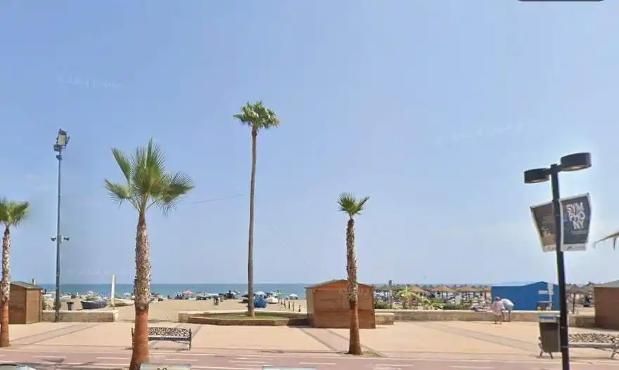 Local comercial en alquiler en Playa de los Boliches