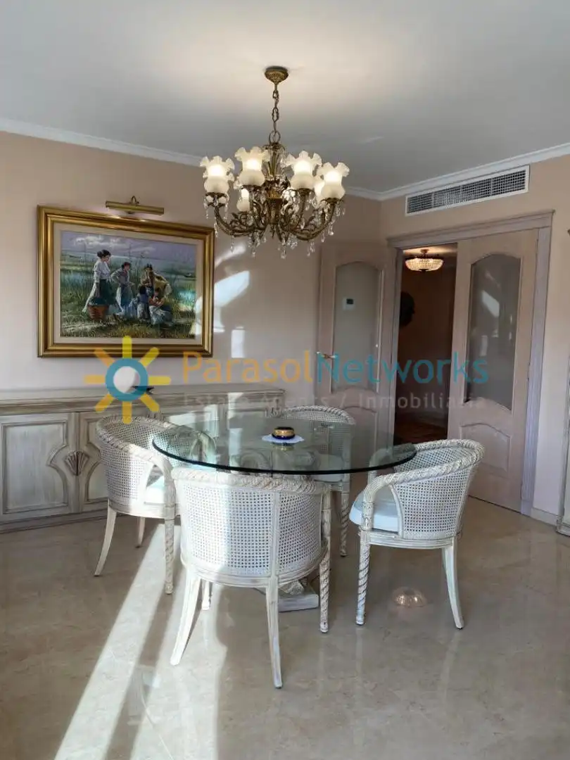 Comedor de Piso de alquiler en Gandia con Horno y Balcón