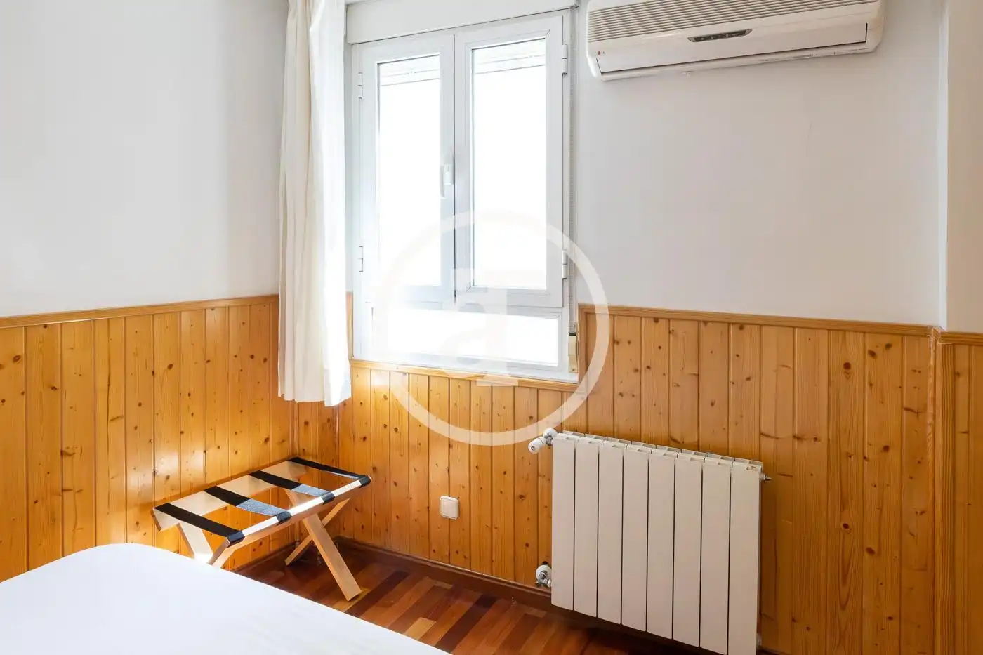 Habitación de Ático de alquiler en Madrid con Aire acondicionado, Calefacción y Amueblado