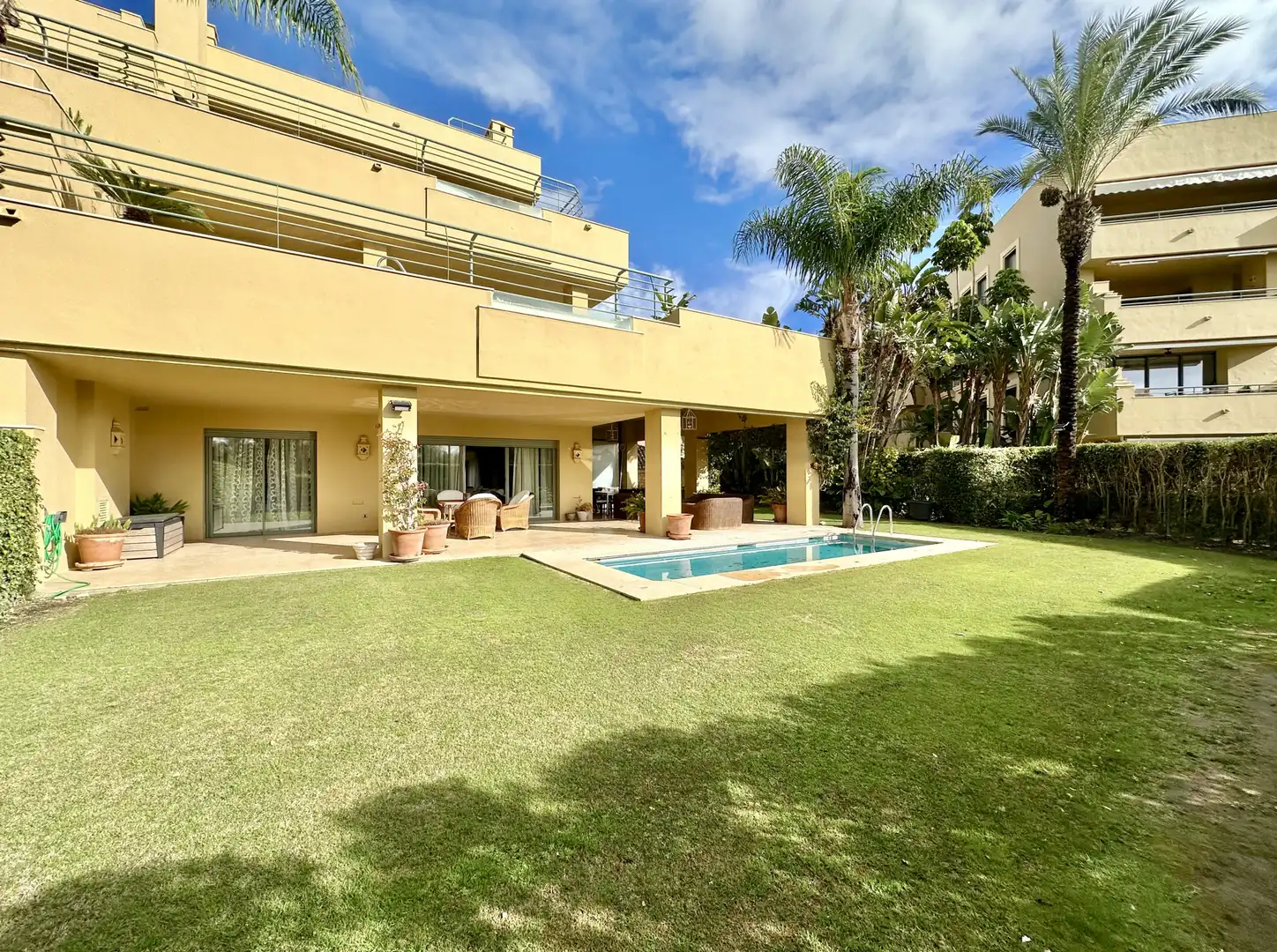 Erdgeschosswohnung mit Pool zum Verkauf in Puerto de Sotogrande - La Marina