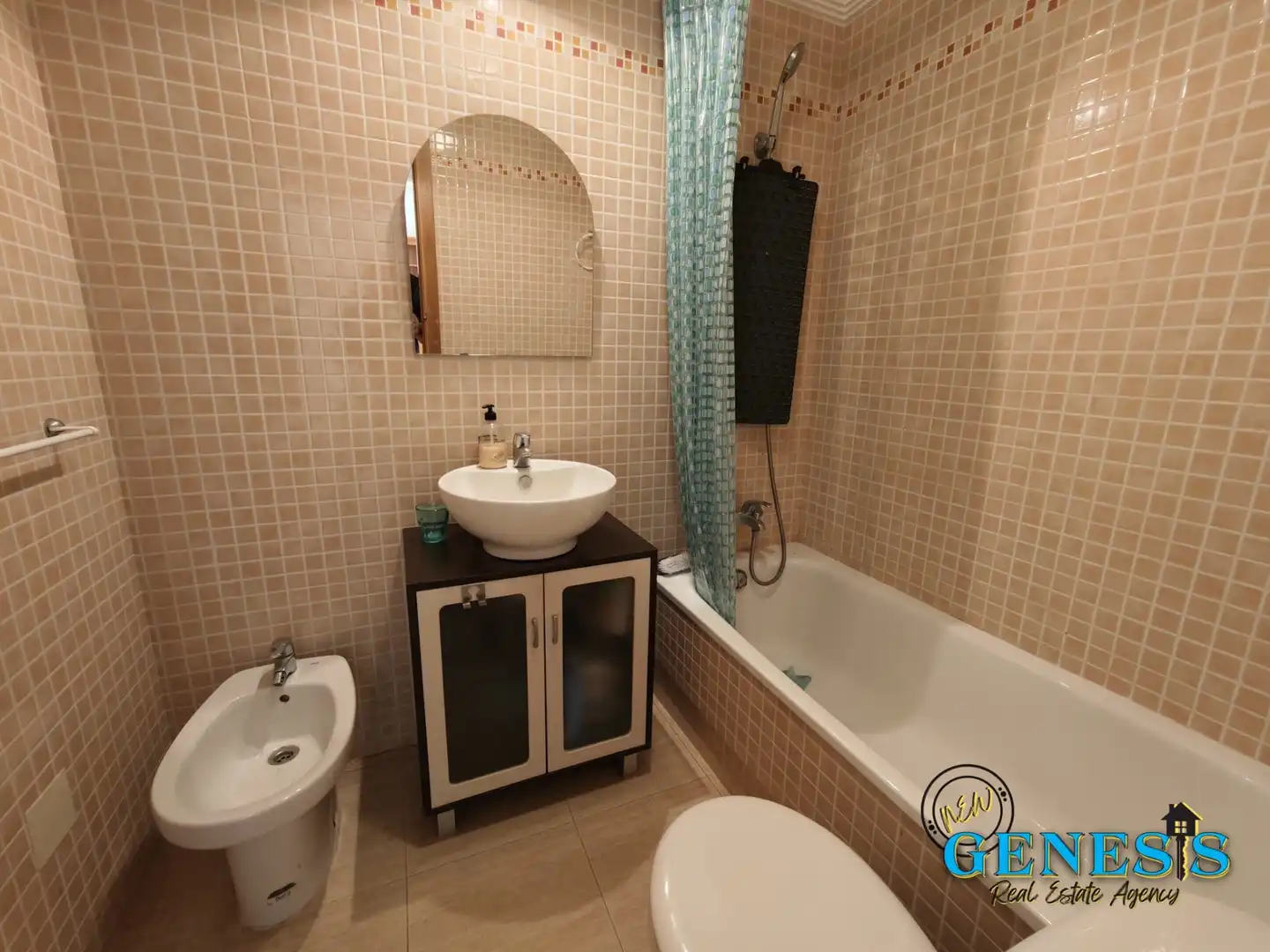 Bany de Apartament en venda en Torrevieja amb Aire condicionat, Moblat i Rentadora