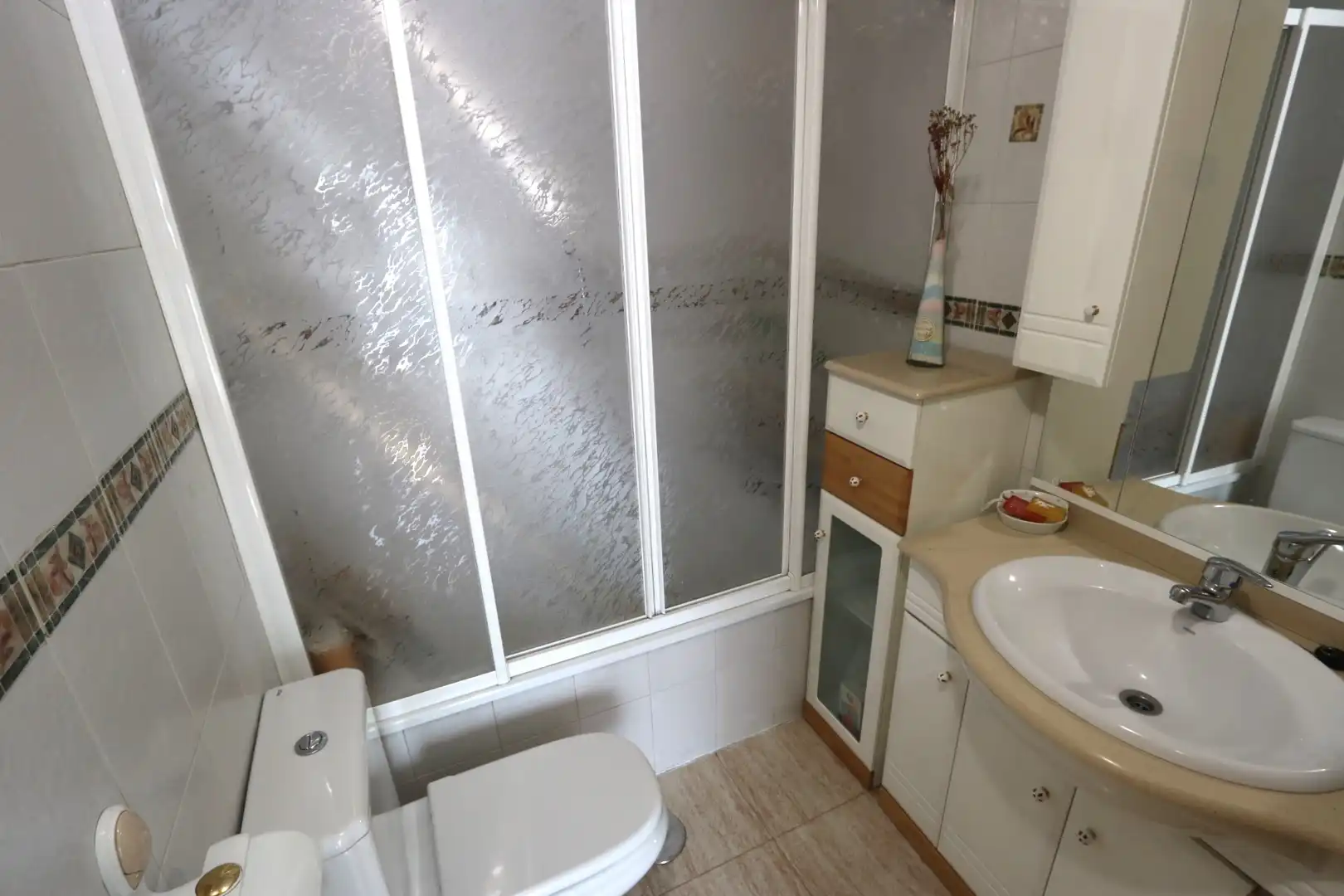 Bathroom of Flat for sale in Madrid  with Air Conditioner, Heating and Parquet flooring