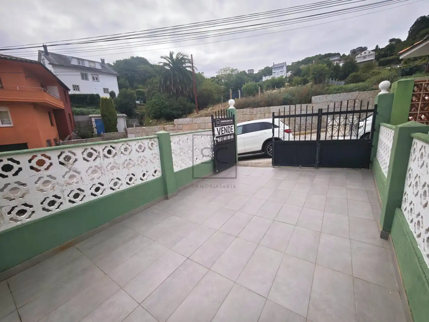 Vista exterior de Casa adosada en venda en Mañón amb Moblat i Balcó