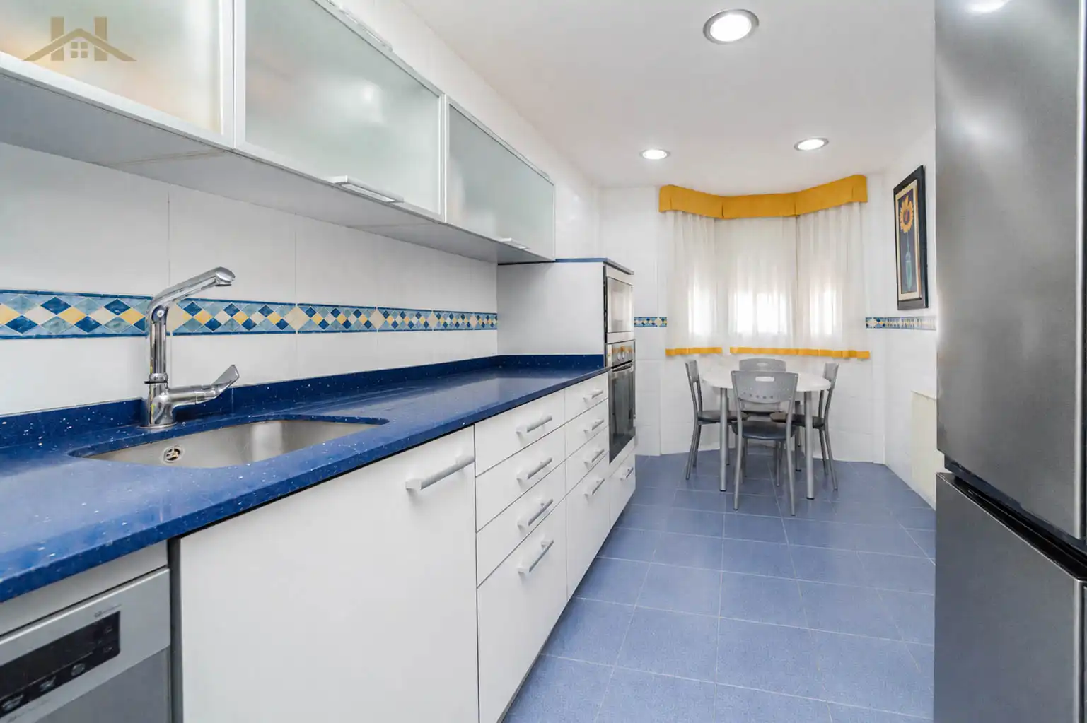 Cocina de Casa adosada en venta en Leganés con Aire acondicionado, Calefacción y Jardín privado