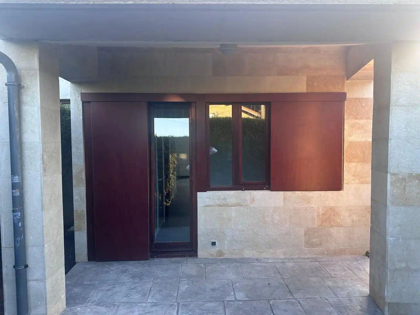 Vista exterior de Casa adosada en venda en Marina de Cudeyo amb Calefacció i Jardí privat
