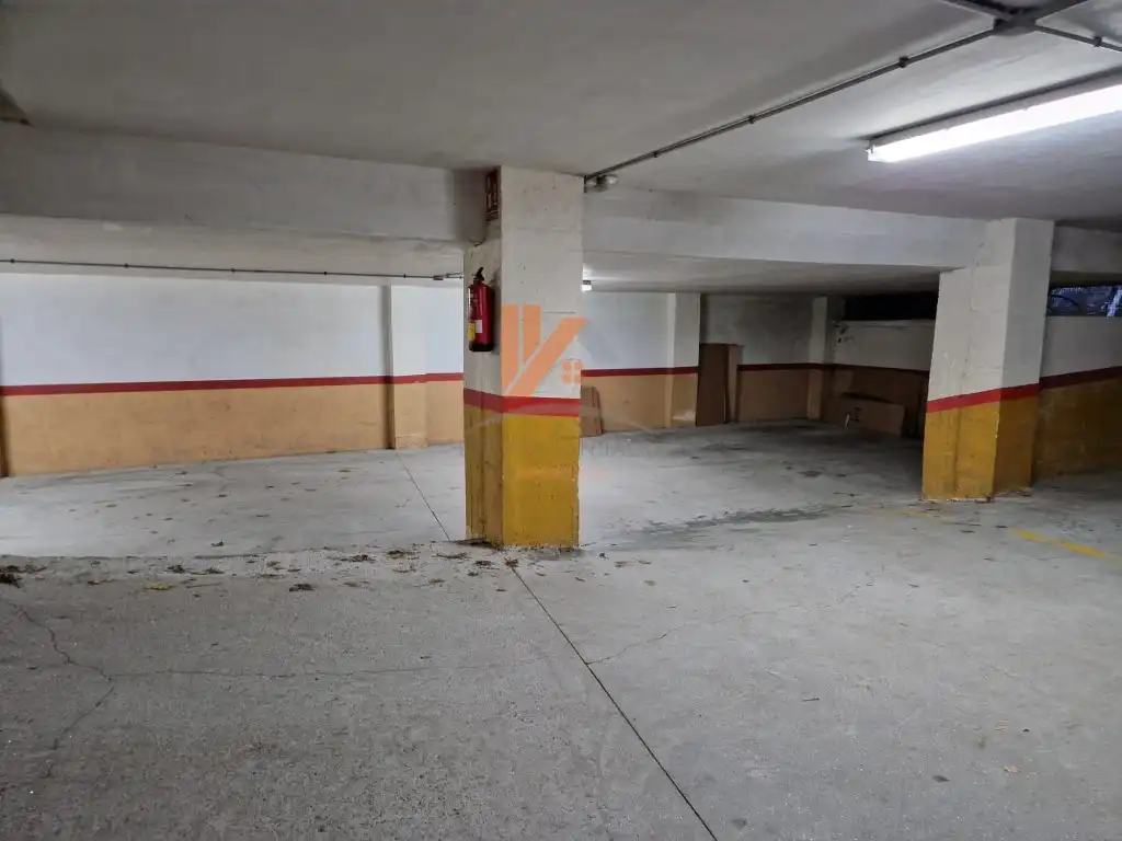 Aparcament de Garatge de lloguer en Campus Norte - San Caetano