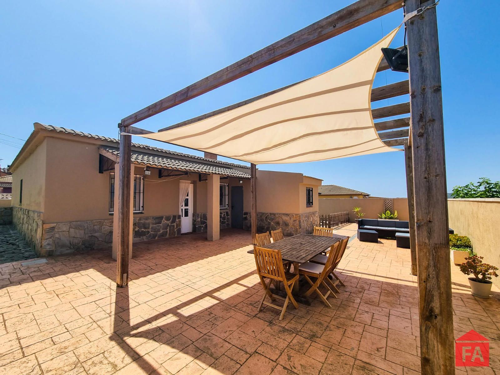 Terrace of House or chalet for sale in Montferri  with Storage room, Furnished and Alarm
