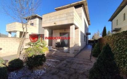 Exterior view of Single-family semi-detached for sale in Cardeñajimeno  with Heating, Private garden and Terrace