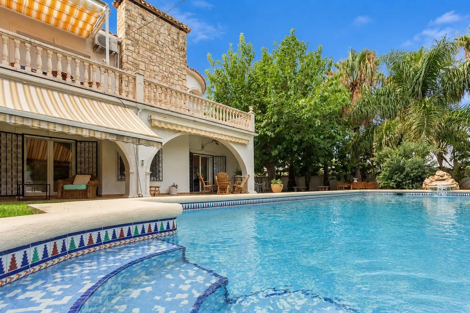 Chalet con piscina en venta en Las Marinas / Les Marines
