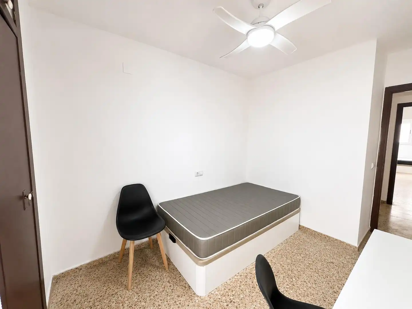 Habitación de Piso en venta en Valencia con Balcón
