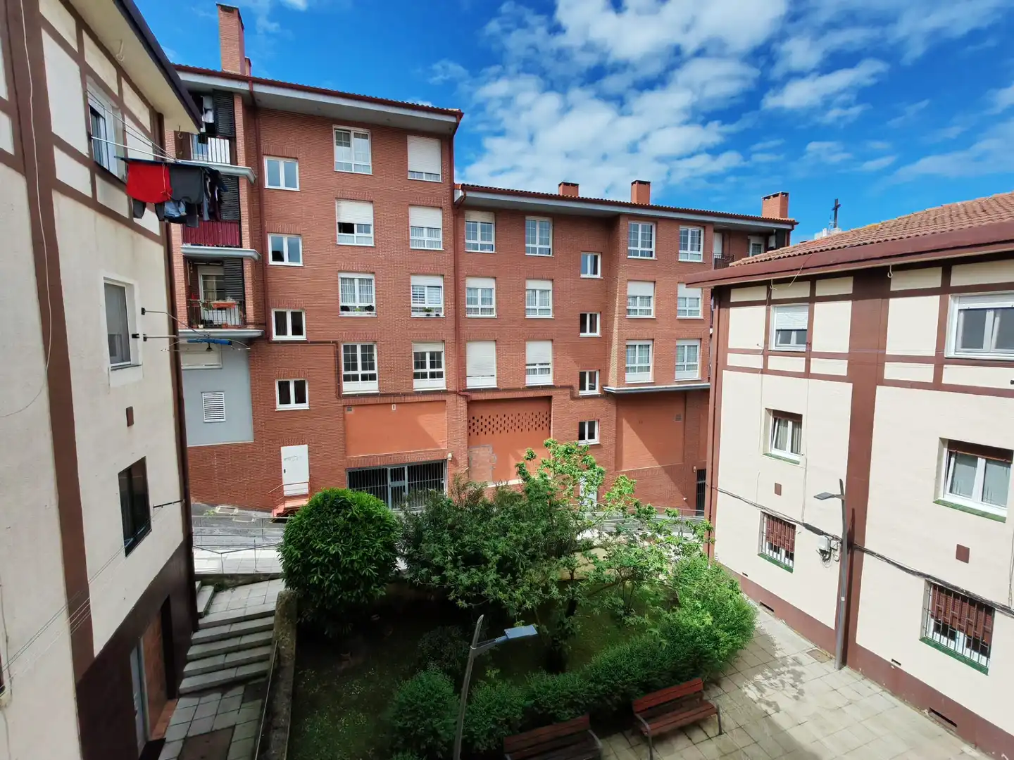 Vista exterior de Piso en venta en Abanto y Ciérvana-Abanto Zierbena