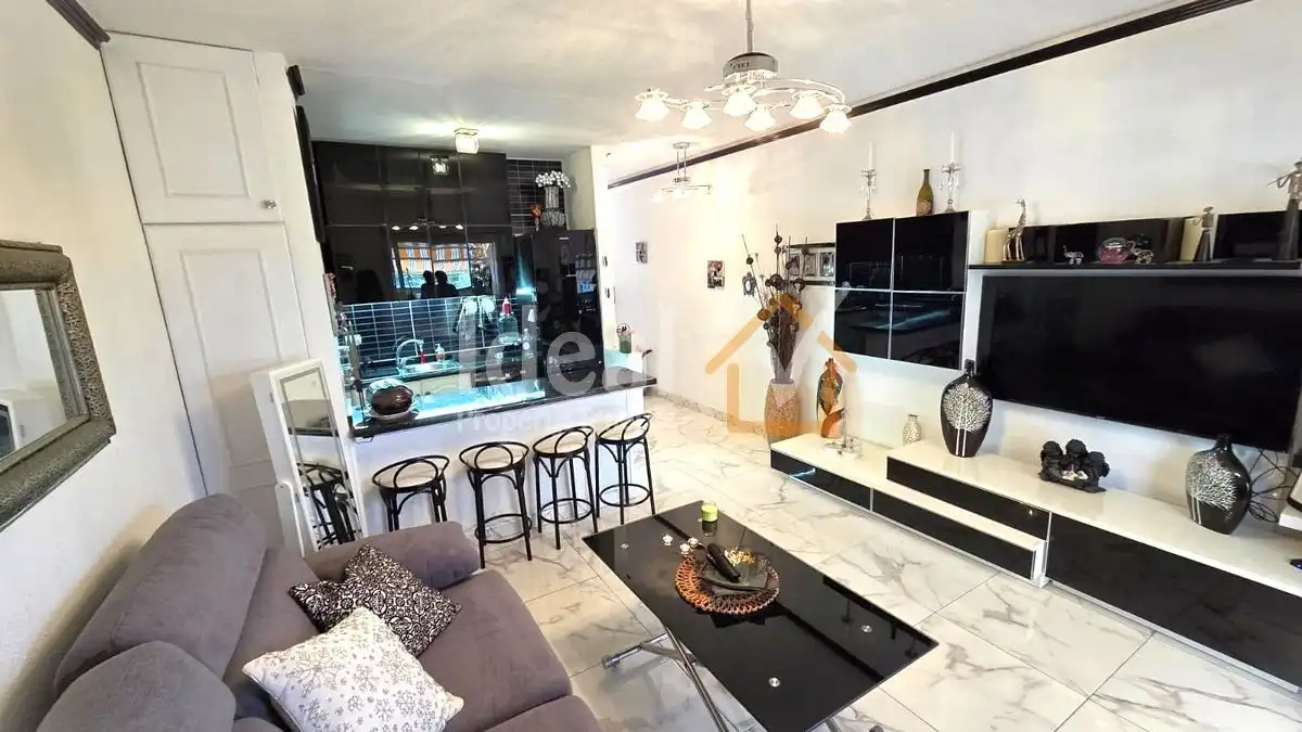 Sala de estar de Apartamento en venta en Arona con Terraza y Amueblado