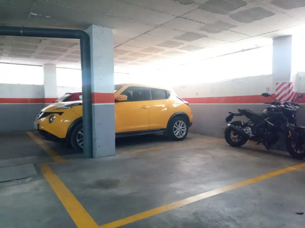 Parkplatz von Wohnung zum Verkauf in Granada