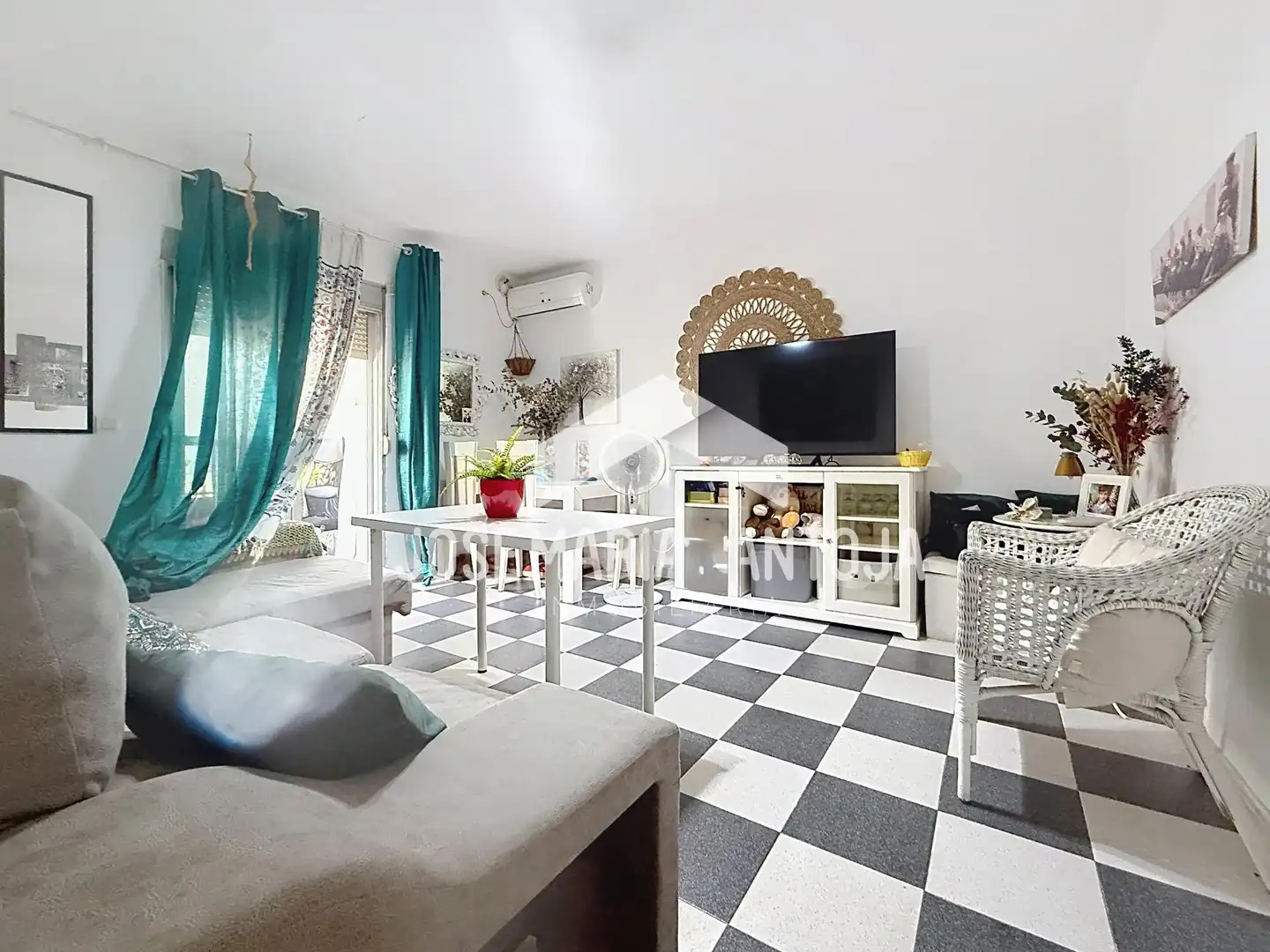 Sala de estar de Piso en venta en Jerez de la Frontera con Aire acondicionado y Balcón