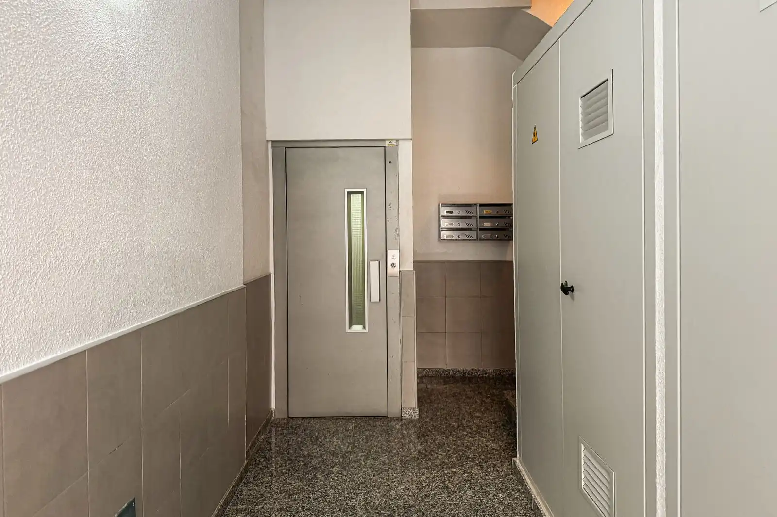 Piso en venta en Almería con Terraza y Trastero