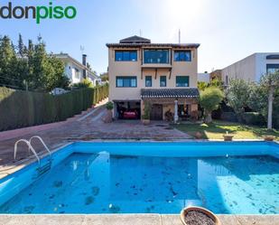 Piscina de Casa o xalet en venda en Monachil amb Aire condicionat, Calefacció i Jardí privat