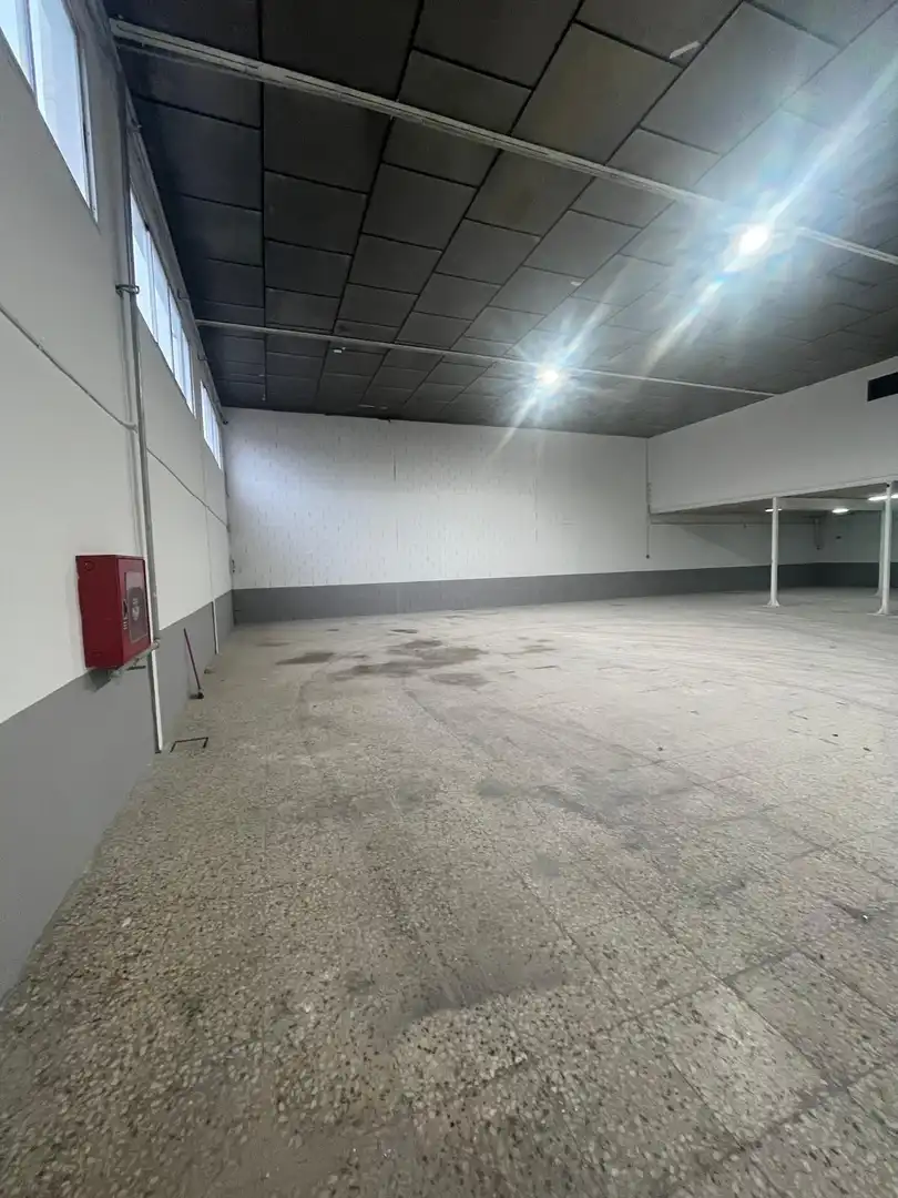 Fabrikhallen zur Miete in Algorós - El Derramador