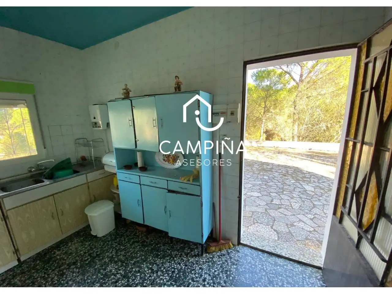 Cuina de Finca rústica en venda en Beas amb Jardí privat, Terrassa i Moblat