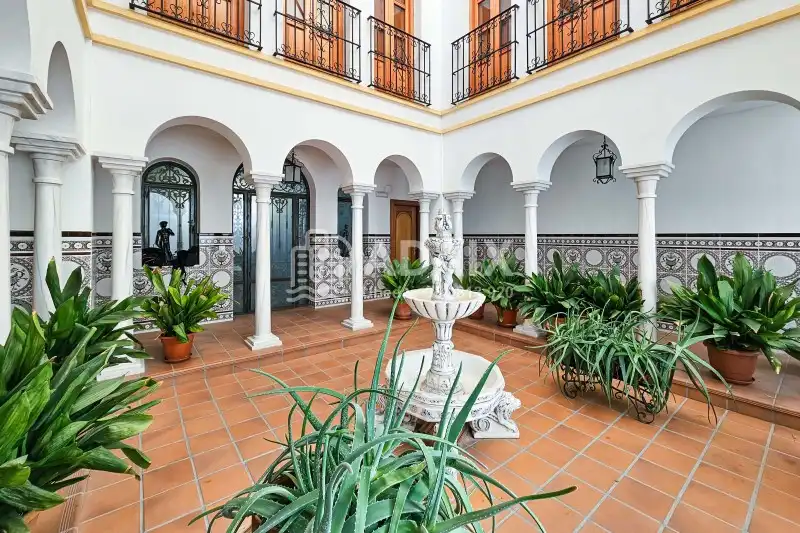 Haus oder Chalet zum Verkauf in Úbeda mit Terrasse, Abstellraum und Balkon